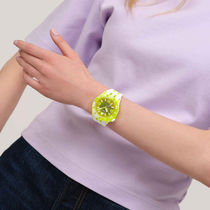 Swatch Scubqua צהוב 44 מ"מ SSCU09J100 שעון
