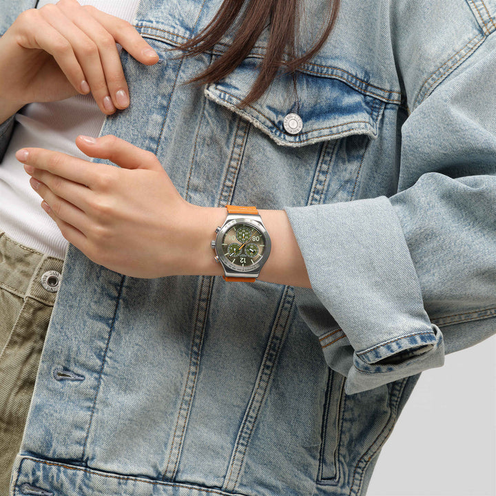 זמן חופשה של Swatch מקוריים כרונו אירוניה 43 מ"מ YVS101