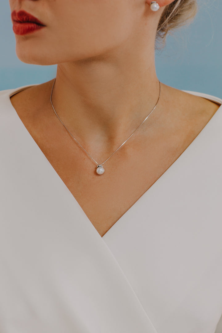 Comete Pearl Necklace in Gold and Diamonds GLP545