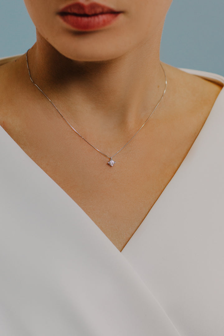 Comete Necklace Diamond light point in Gold and Diamond GLB1535