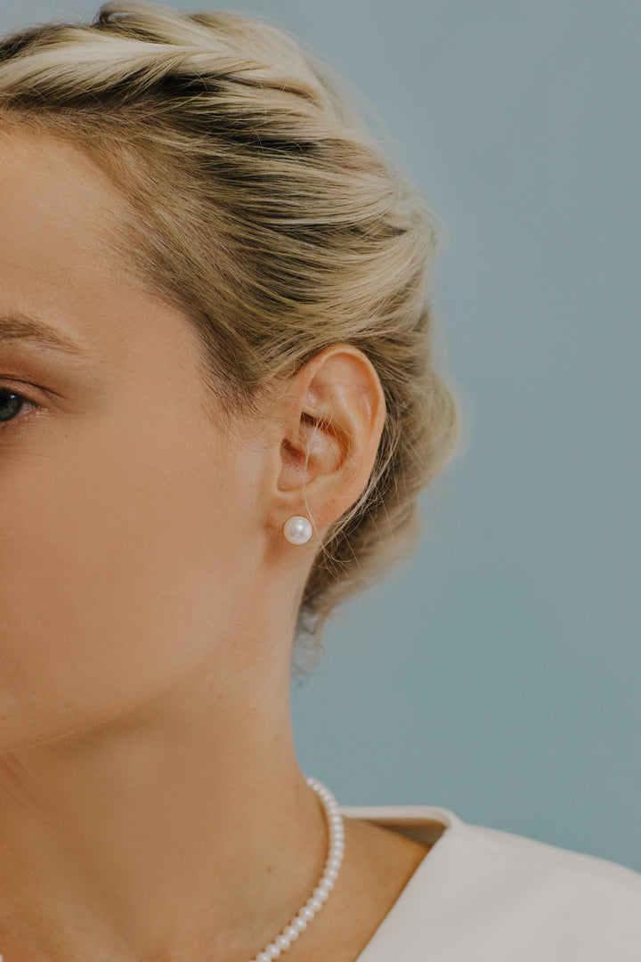 Comete Pearl Earrings in Gold ORP696