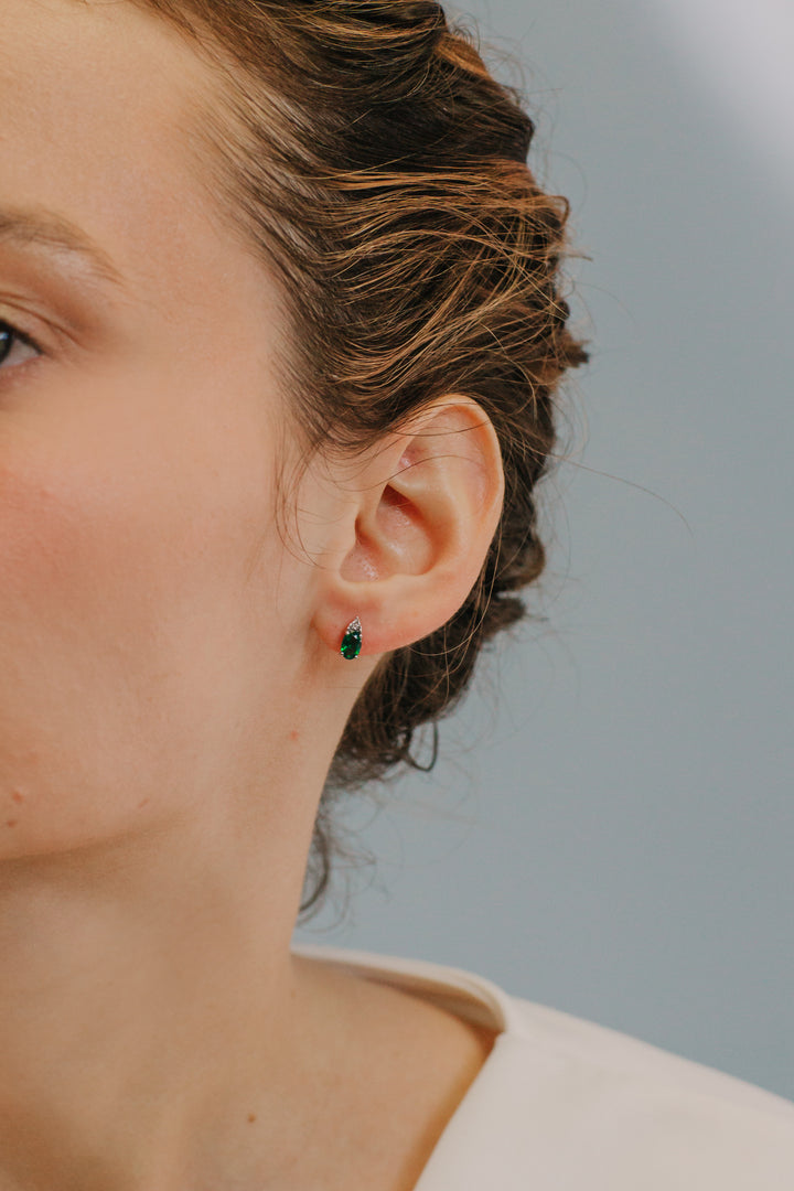 Comete Earrings in Gold, Diamonds and Oval Emerald ORB1071