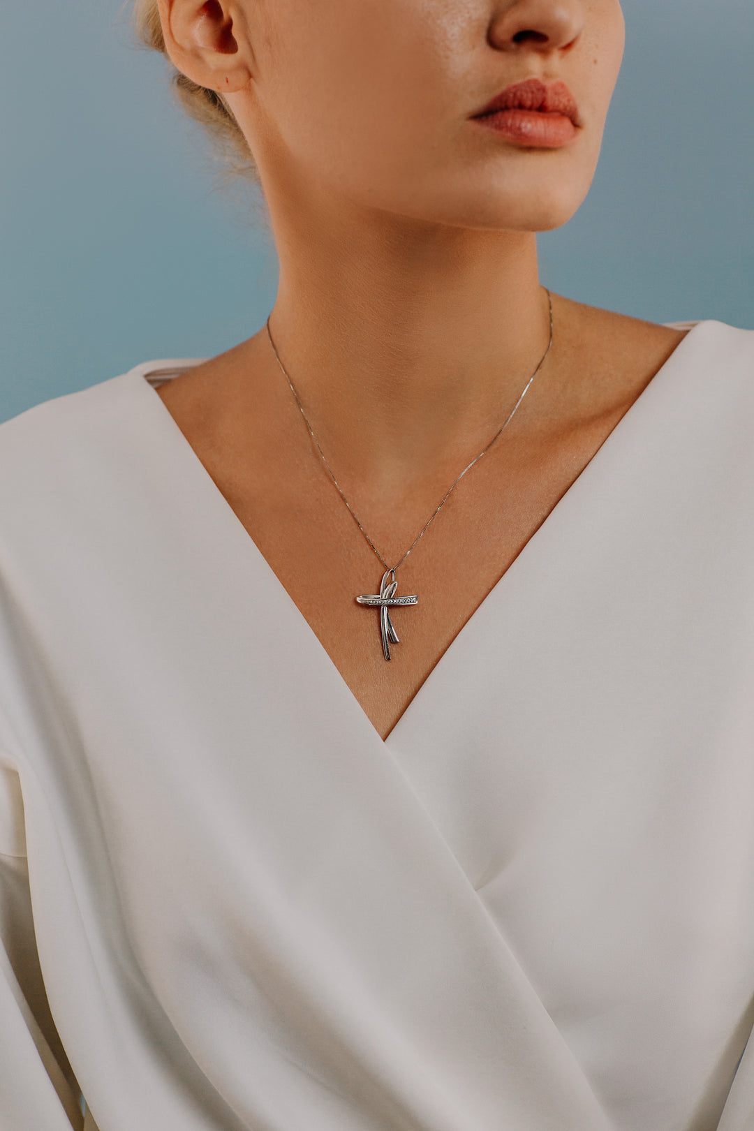Comete Gold and Diamond Cross Necklace GLB1195