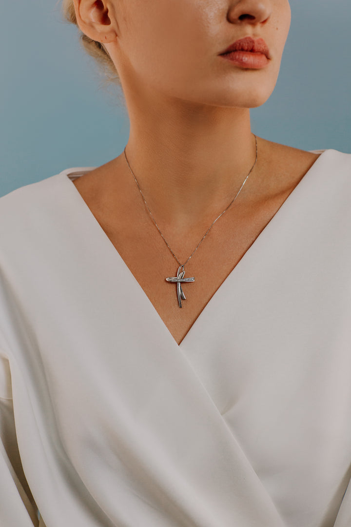 Comete Gold and Diamond Cross Necklace GLB1195