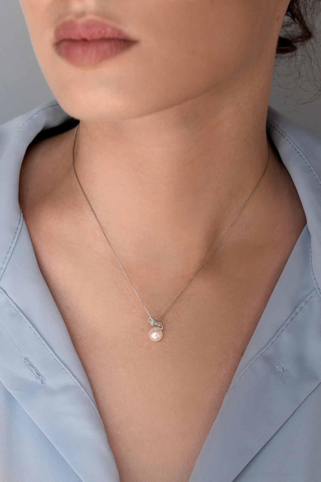 Comete Necklace Pearls in Gold and Diamonds GLP612
