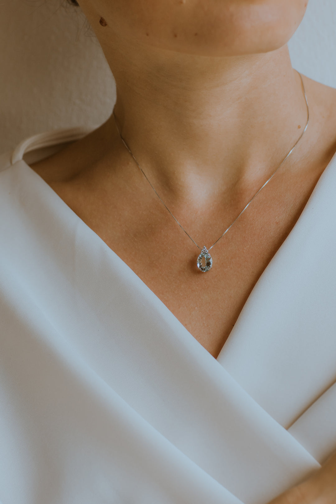 Comete Necklace in Gold Diamonds and Oval Aquamarine GLQ300
