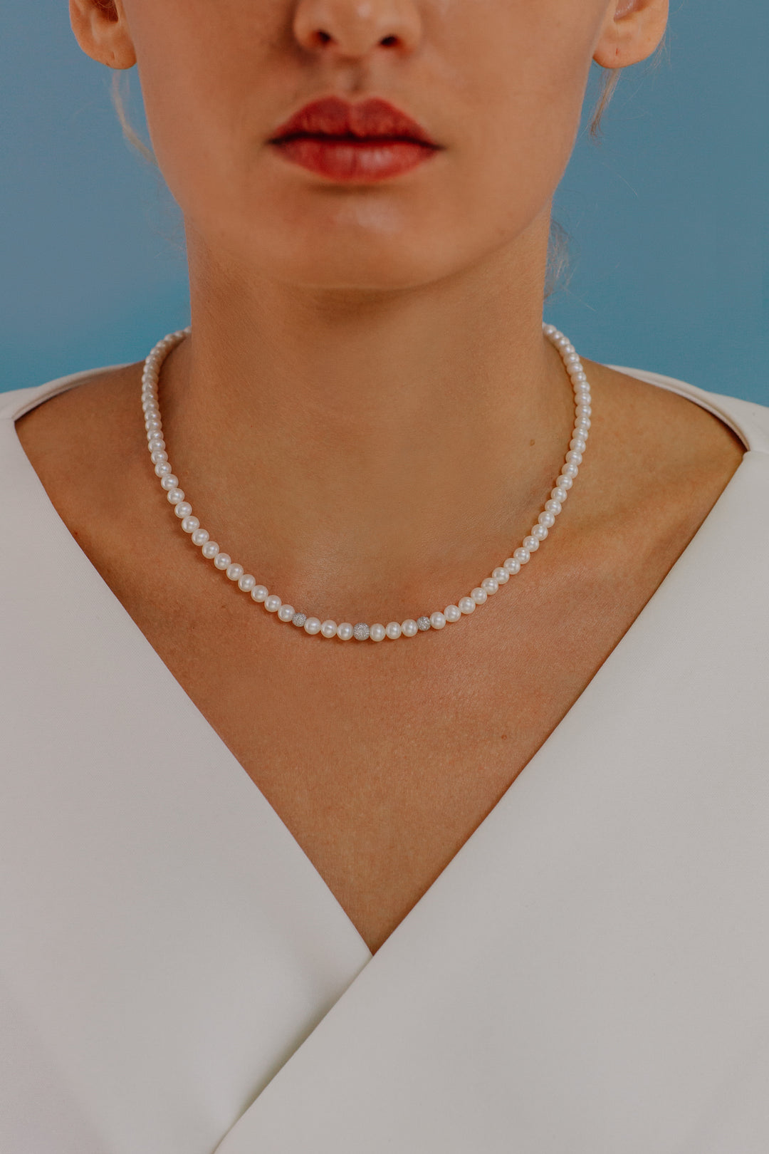 Comete Freshwater Pearl Necklace in Gold and Diamond Spheres FWQ193B