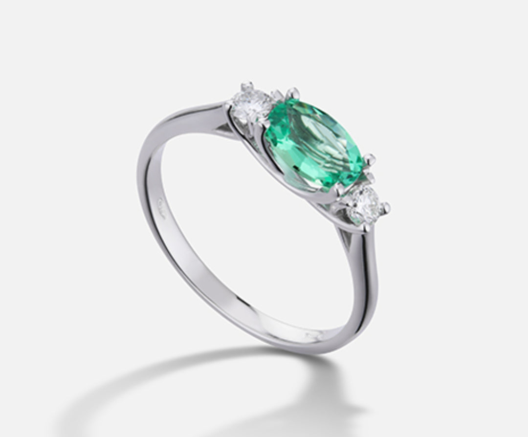 Nihama an 18k emerald n. oval 7x5 ct. 0.69 diam ct. 0.16 NA5113O4SMN069