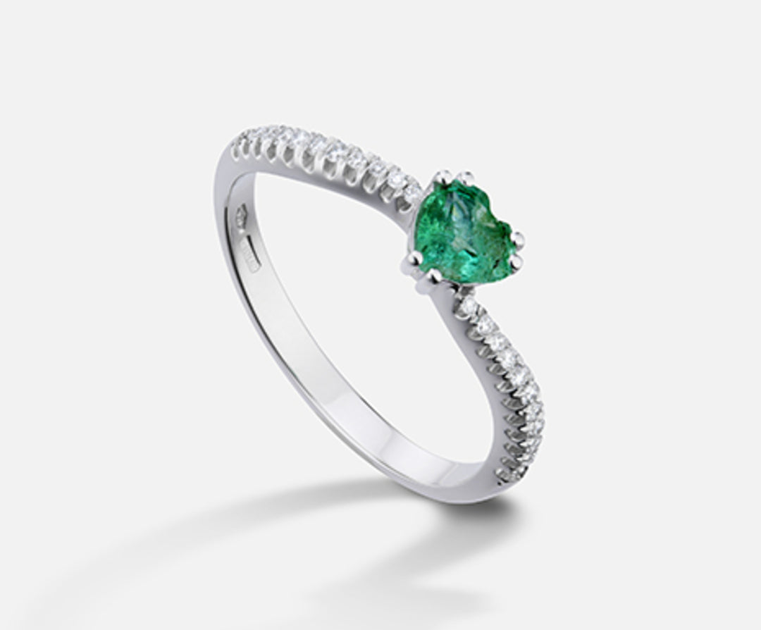 Nihama an 18k emerald n. heart 5x5 ct.0.31 diam. ct.0,11 NA5106O4SMN031