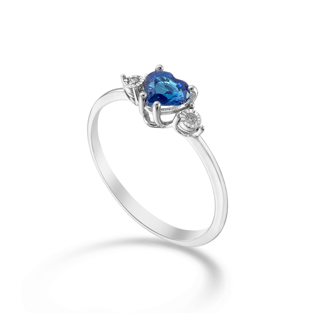 Nihama an 18k sapphire no. 5x5 heart and side diamonds NA5215O4ZFN043
