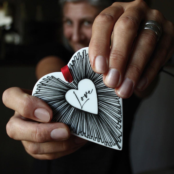Taitù decorazione cuore Love 8,5x10cm porcellana Fine Bone China 12-6-22-D - Gioielleria Capodagli